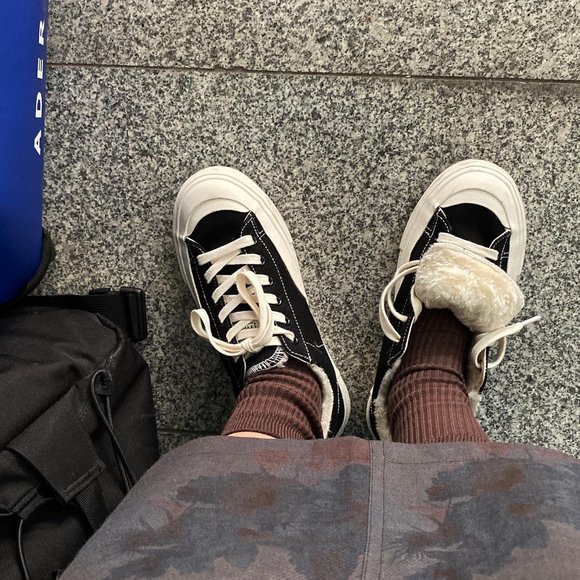 Popular canvas shoes of the season!